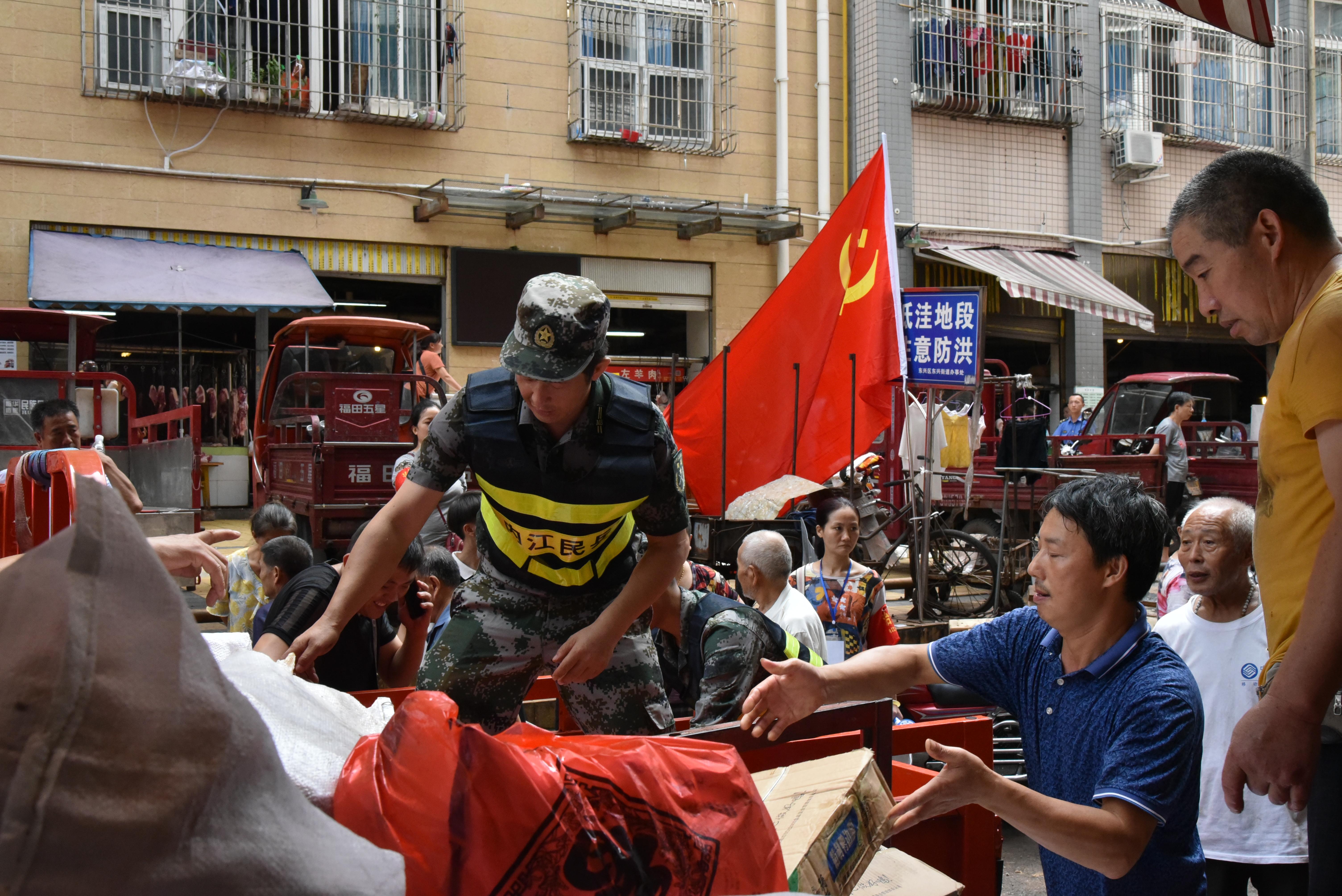 今日沱江水位变化，环境保护的双重关注